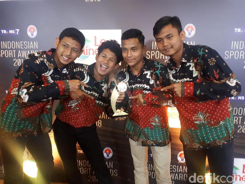 Timnas U-16 dan Bulutangkis Disabilitas Terfavorit Beregu Putra Timnas U-16 dan Bulutangkis Disabilitas Terfavorit Beregu Putra