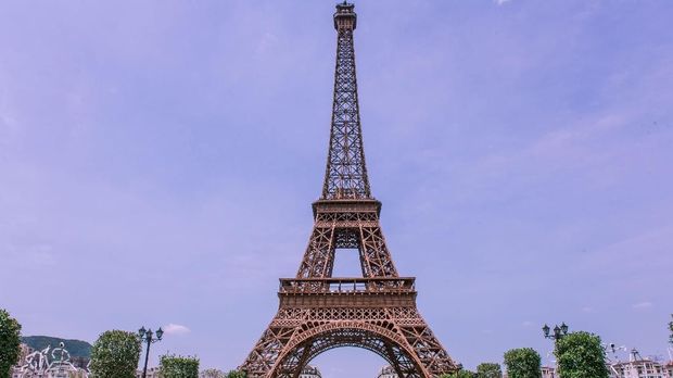 Tianducheng, China is suburb of Hangzhou, Zhejiang Province Eiffle Tower is a life size replica of Paris, France