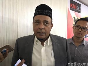 Ketua GNPF Setuju Ormas Tak Pakai Lambang Tauhid Ketua GNPF Setuju Ormas Tak Pakai Lambang Tauhid