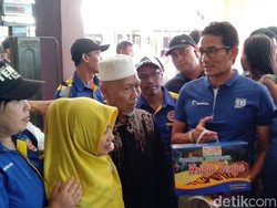 Bertemu Perajin Kripik Tempe, Sandiaga: Ini Tempe Setipis ATM
