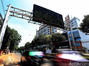 Duh! Videotron Penunjuk Lalin Dicorat-coret Tangan Jail