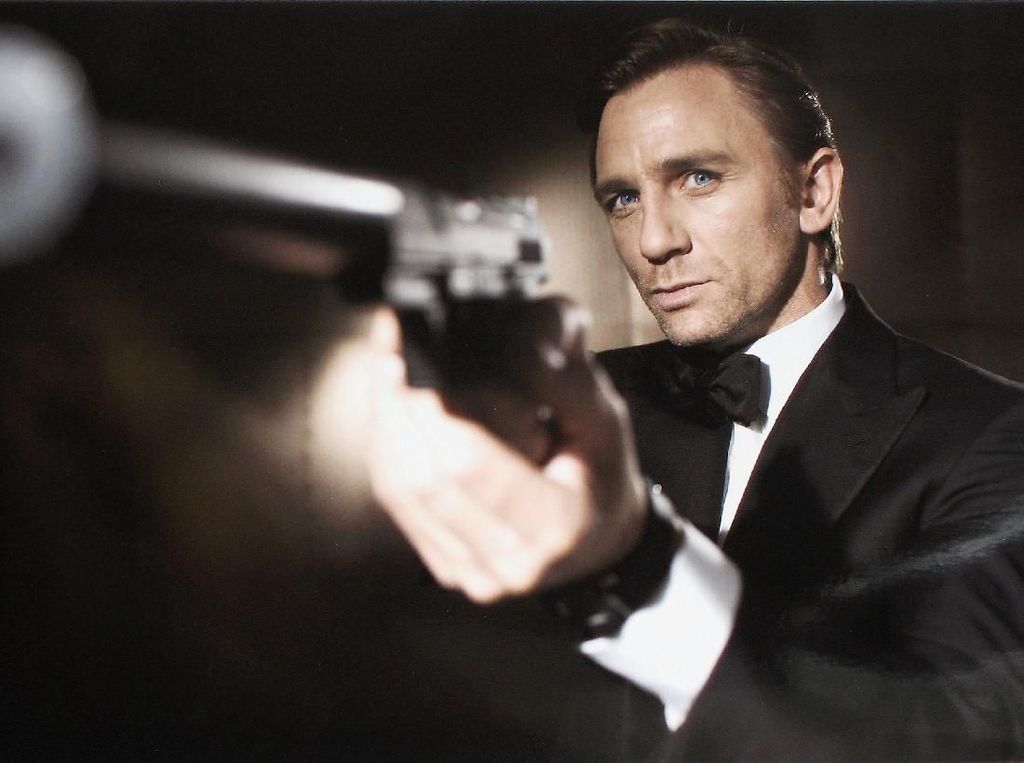 Duh! Koleksi Pistol James Bond Dicuri