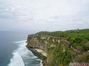 8 Makanan Khas Bali yang Tak Boleh Terlewatkan Saat Liburan ke Sana 8 Makanan Khas Bali yang Tak Boleh Terlewatkan Saat Liburan ke Sana