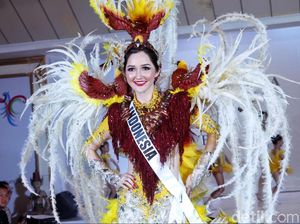 Cantiknya Sonia, Puteri Indonesia di Miss Universe Pakai Kostum Cendrawasih Cantiknya Sonia, Puteri Indonesia di Miss Universe Pakai Kostum Cendrawasih