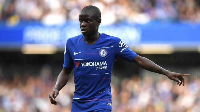 LONDON, ENGLAND - AUGUST 18: Ngolo Kante of Chelsea gestures during the Premier League match between Chelsea FC and Arsenal FC at Stamford Bridge on August 18, 2018 in London, United Kingdom. (Photo by Mike Hewitt/Getty Images)