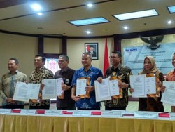 BUMN Karya Garap Infrastruktur Pakai Baja Lokal