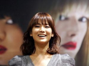 Cie... Song Hye Kyo Dapat Dukungan Ayah Mertua Buat Drama Encounter