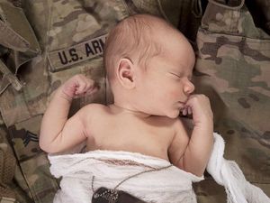 20 Nama Bayi Terinspirasi Pasukan Militer