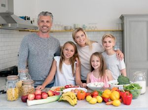 Makan Malam Bersama Keluarga Bikin Remaja Makan Lebih Sehat Makan Malam Bersama Keluarga Bikin Remaja Makan Lebih Sehat