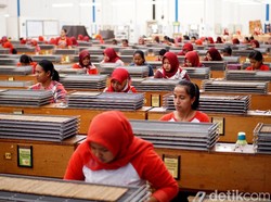 Rata-rata Upah Buruh Perempuan Tertinggal Jauh dari Laki-laki