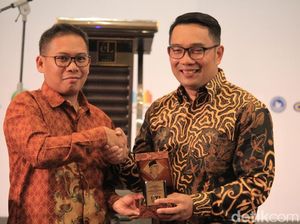 IJTI Beri Penghargaan untuk 13 Tokoh Berpengaruh di Jabar IJTI Beri Penghargaan untuk 13 Tokoh Berpengaruh di Jabar