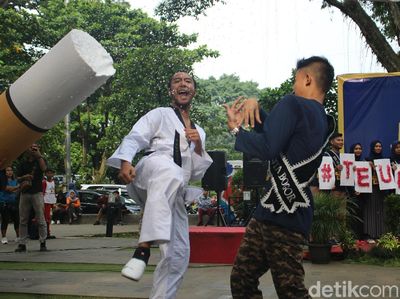 Ciatt! Sepakan Taekwondoin Bogor Tandai Perang Lawan Rokok