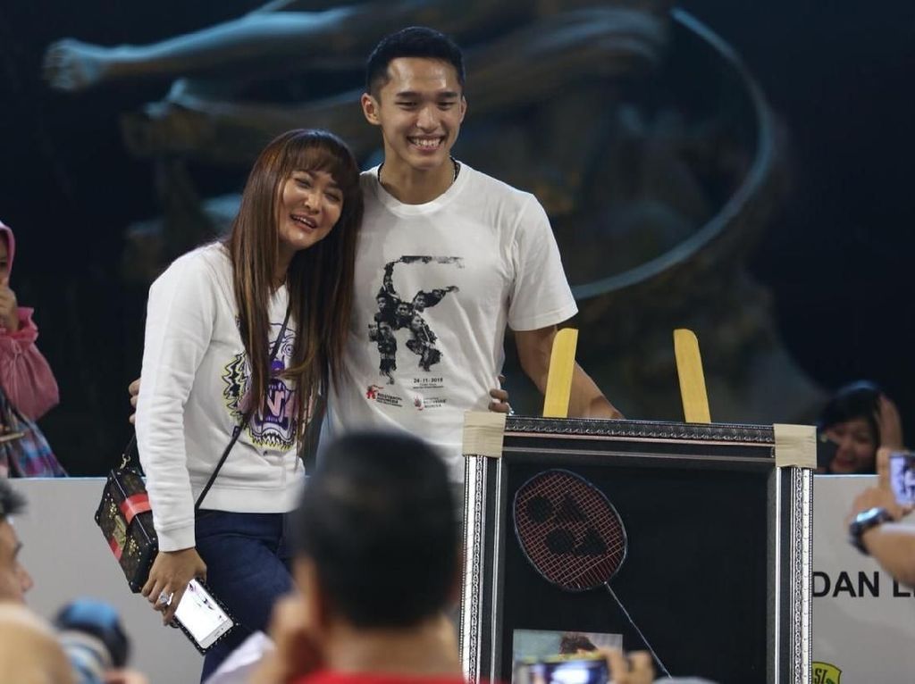 Lelang untuk Palu dan Donggala, Kevin Cs Kumpulkan Rp 2,148 Miliar Lelang untuk Palu dan Donggala, Kevin Cs Kumpulkan Rp 2,148 Miliar