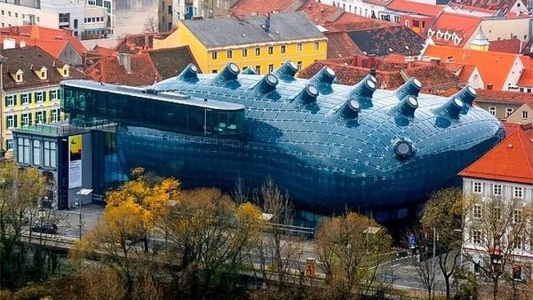 Serasa Dunia Lain, Arsitektur Deretan Gedung Ini Menakjubkan