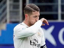 Ketika Sergio Ramos Bergaya Ala Syekh di Masjid Abu Dhabi