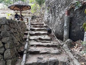 Jalur Sudah Aman, Naik Gunung Api Purba Nglanggeran Lagi Yuuk...