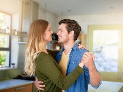 5 Cara Habiskan Waktu Lebih Intim dengan Suami di Pagi Hari