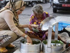 Aprilani Yustin, Istri Gubernur Lampung yang Doyan Kulineran Aprilani Yustin, Istri Gubernur Lampung yang Doyan Kulineran
