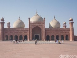 5 Kemegahan Masjid Badshahi di Pakistan
