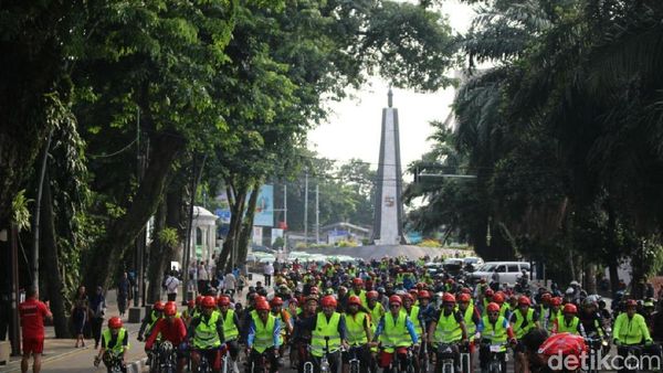 Bersepeda di Kota Hujan, Siapa Takut?