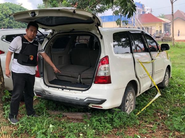Foto: Bercak Darah di Mobil Dufi Korban Pembunuhan Sadis