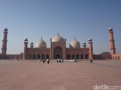 Produk Kosmetik Made in Indonesia di Pasar Pakistan