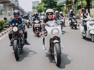 Berteman dengan Orang Baik, Dian Ayu Ikut Gerakan 1000 Mukena Berteman dengan Orang Baik, Dian Ayu Ikut Gerakan 1000 Mukena