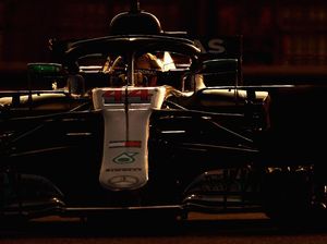 Hamilton Tutup Musim dengan Kemenangan di GP Abu Dhabi Hamilton Tutup Musim dengan Kemenangan di GP Abu Dhabi