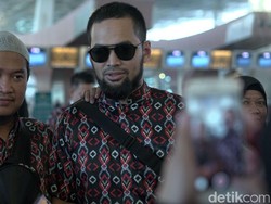 Teuku Wisnu dan Mario Irwinsyah Umrah Bareng