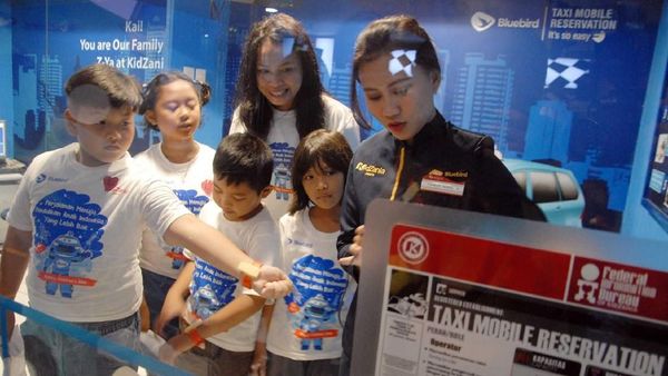 Bluebird Dukung Kualitas Anak Indonesia