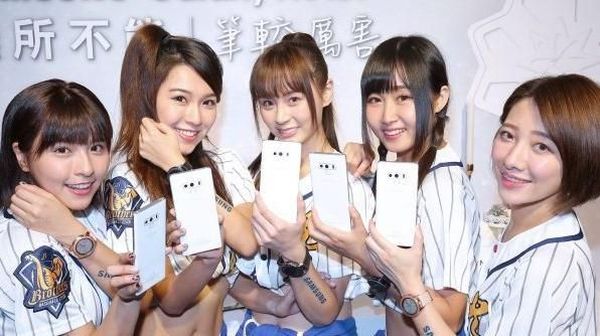 Lebih Dekat dengan Galaxy Note 9 Berkelir Putih