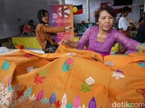 Wah! Tenun Khas Karangasem Bali Harganya Jutaan Rupiah