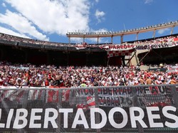 Bus Boca Juniors Diserang, Leg Kedua Copa Libertadores Ditunda