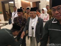 Pose Salam Jempol, Maruf Amin Hadiri Pengukuhan Pengurus PP ISNU
