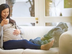 Apa Benar Kafein pada Teh dan Kopi Tak Baik untuk Wanita Hamil?