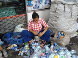 Tak Berharga di Mata Pemulung, Sedotan Plastik Cemari Laut