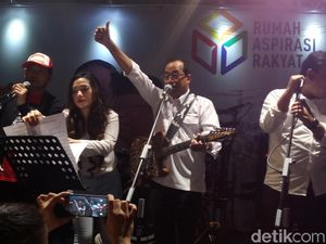 Menhub Nyanyi di Acara Musik Asik Rumah Aspirasi Jokowi-Maruf