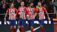 Diego Costa berhasil membawa Atletico di depan dengan sundulannya di menit ke-77. Keunggulan Los Rojiblancos bertahan sampai menjelang berakhirnya waktu normal. REUTERS/Sergio Perez.