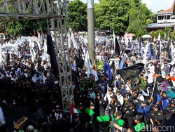 Peringati Maulid Nabi, Ribuan Orang Ikuti Parade Tauhid di Solo