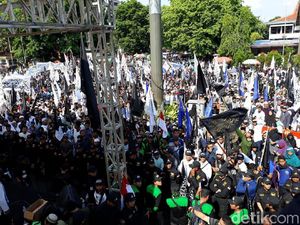 Peringati Maulid Nabi, Ribuan Orang Ikuti Parade Tauhid di Solo Peringati Maulid Nabi, Ribuan Orang Ikuti Parade Tauhid di Solo