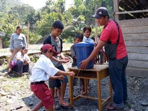 Kenalkan Sapriadi, Seorang Diri Mengajar SD di Pedalaman Sulawesi