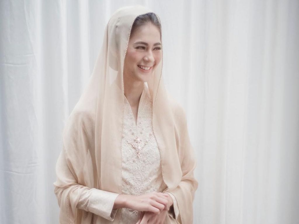 Jadi Bumil, Paula Verhoeven Tak Sabar Sambut Lebaran Jadi Bumil, Paula Verhoeven Tak Sabar Sambut Lebaran