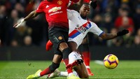 Setan Merah mendominasi penguasaan bola dengan perbandingan 60:40, meski begitu kedua kesebelasan sama-sama buruk dalam penyelesaian bola akhir. Reuters/Jason Cairnduff.