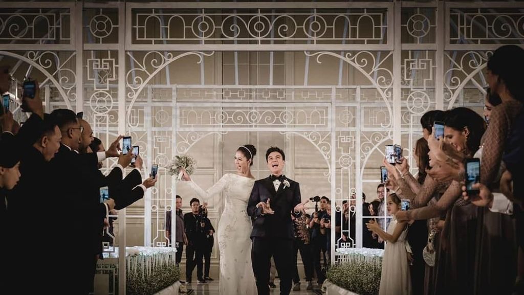 7 Inspirasi Gaun Pengantin Selebriti Indonesia yang Menikah di 2018