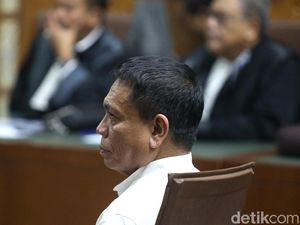 Jaksa KPK Debat dengan Pengacara soal Umrah Irwandi-Steffy Burase