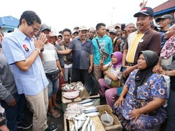 Curhat Nelayan ke Sandi: Harga Ikan Murah Hingga Kesulitan Solar