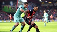 Sementara itu, Bournemouth jadi tim paling banyak kebobolan dengan 66 gol. Mereka unggul dua gol dari Southampton di posisi dua. Lima besar dilengkapi Burnley (63), Huddersfield (61), dan West Ham United (60). (Foto: Dan Mullan/Getty Images)