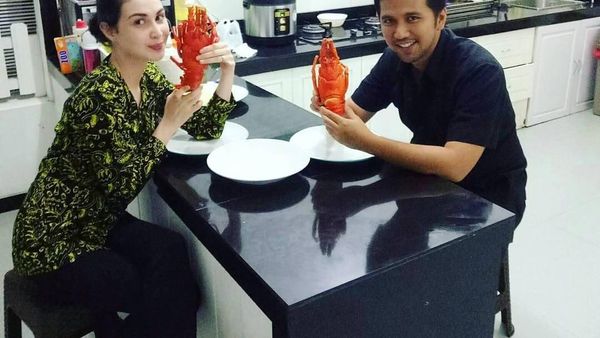 Emil Dardak, Bupati Trenggalek dan Suami Arumi Bachsin yang Doyan Nyambel