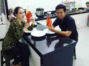 Emil Dardak, Bupati Trenggalek dan Suami Arumi Bachsin yang Doyan Nyambel