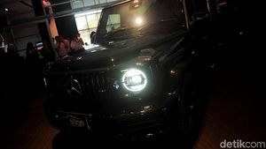 SUV Rp 7,2 Miliar Mercy Mengaspal di Jakarta